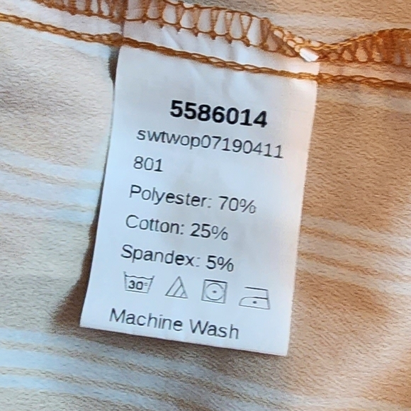 Shein Shorts pull on with belt Size Medium - Picture 4 of 4